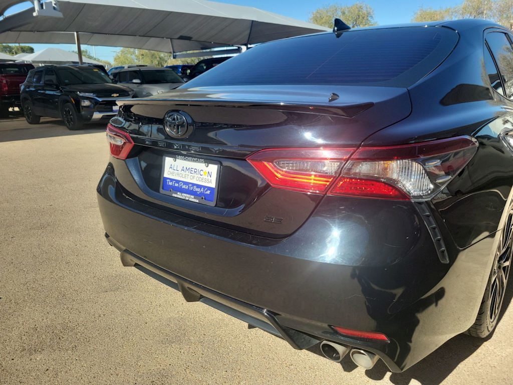 Thumbnail: 2021 Toyota Camry - 21