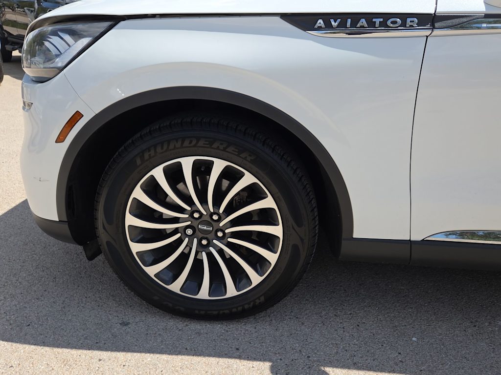 Thumbnail: 2023 Lincoln Aviator - 8
