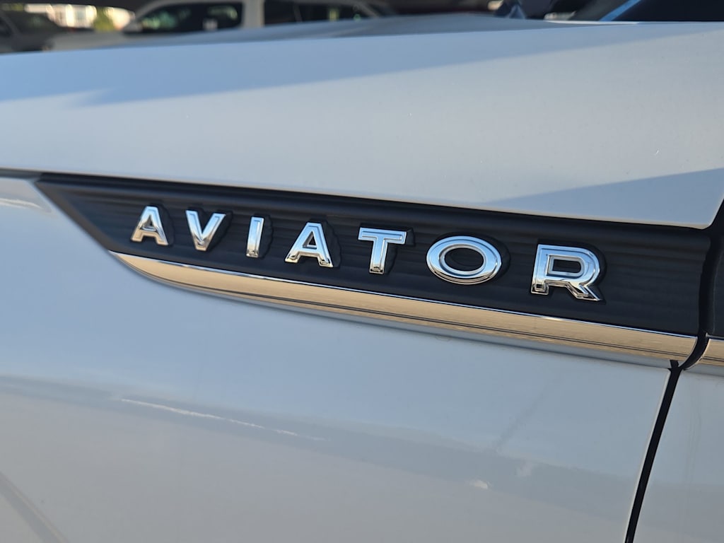 Thumbnail: 2020 Lincoln Aviator - 7