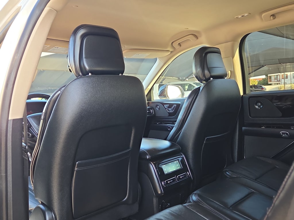 Thumbnail: 2020 Lincoln Aviator - 13
