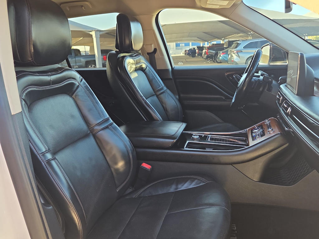Thumbnail: 2020 Lincoln Aviator - 12