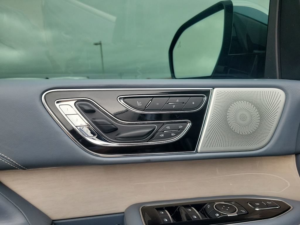 Thumbnail: 2019 Lincoln Navigator - 7