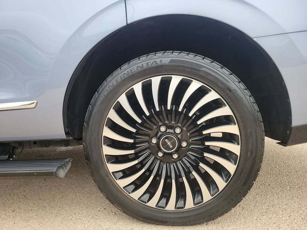 Thumbnail: 2019 Lincoln Navigator - 8