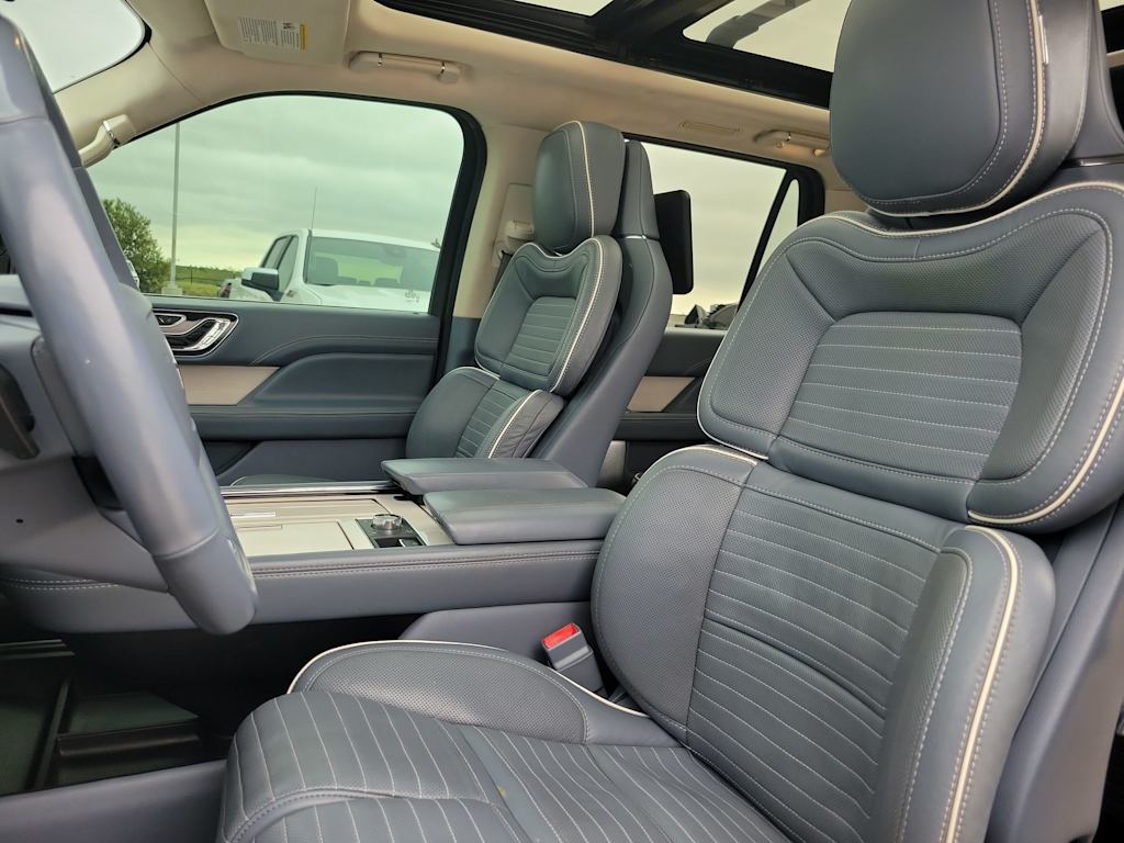 Thumbnail: 2019 Lincoln Navigator - 11