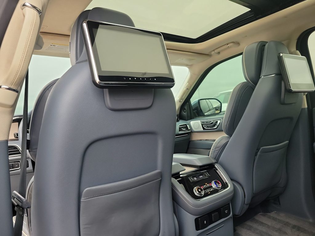Thumbnail: 2019 Lincoln Navigator - 12