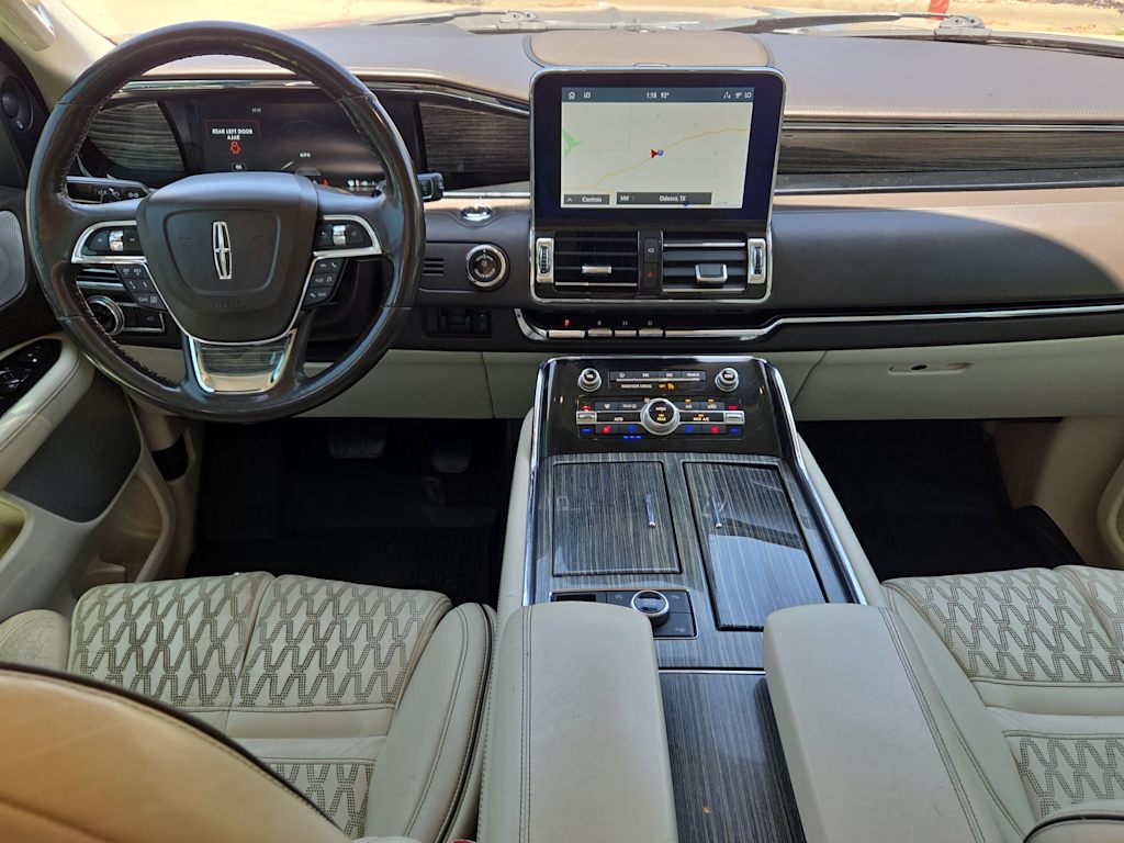 Thumbnail: 2020 Lincoln Navigator L - 10