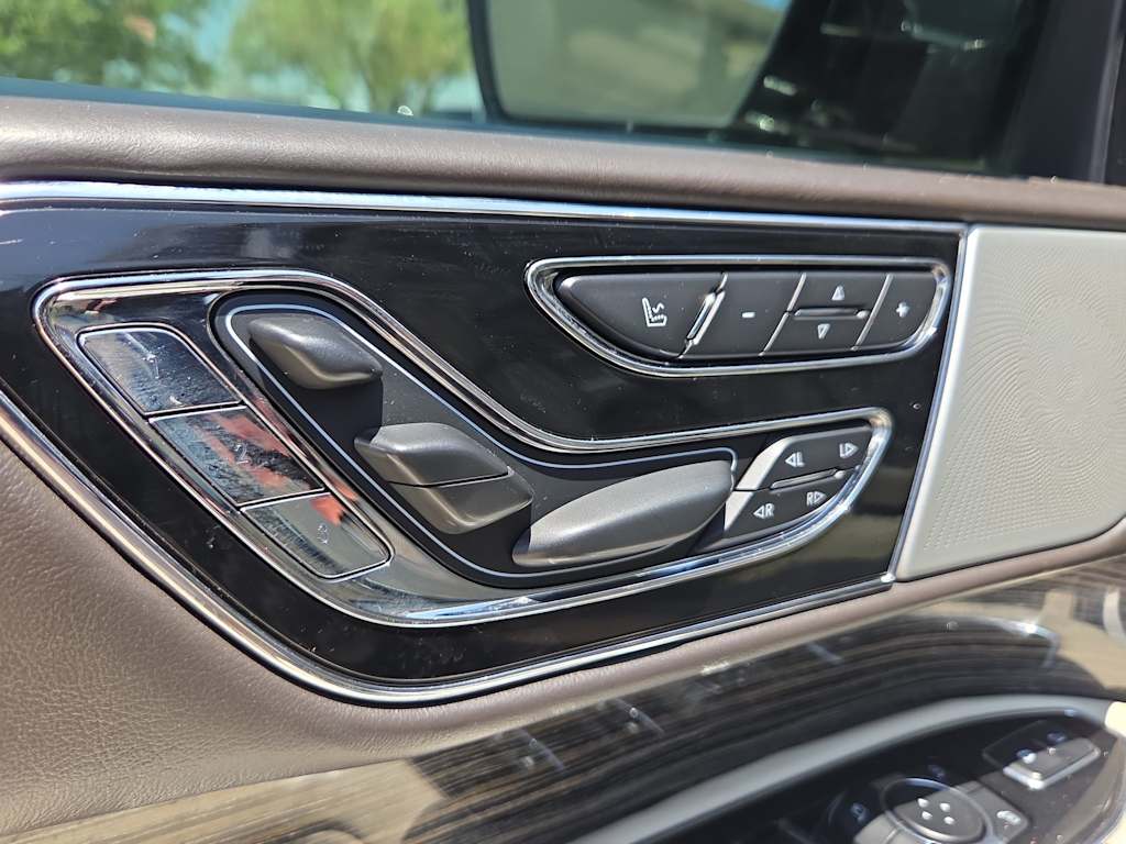 Thumbnail: 2020 Lincoln Navigator L - 22