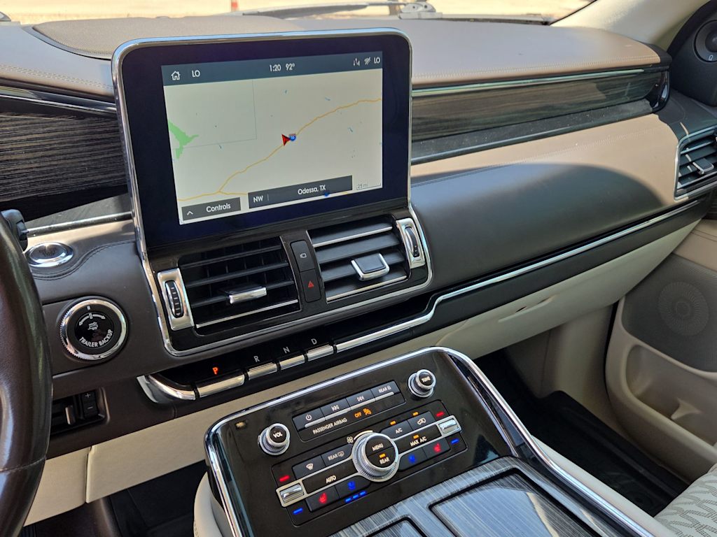 Thumbnail: 2020 Lincoln Navigator L - 25