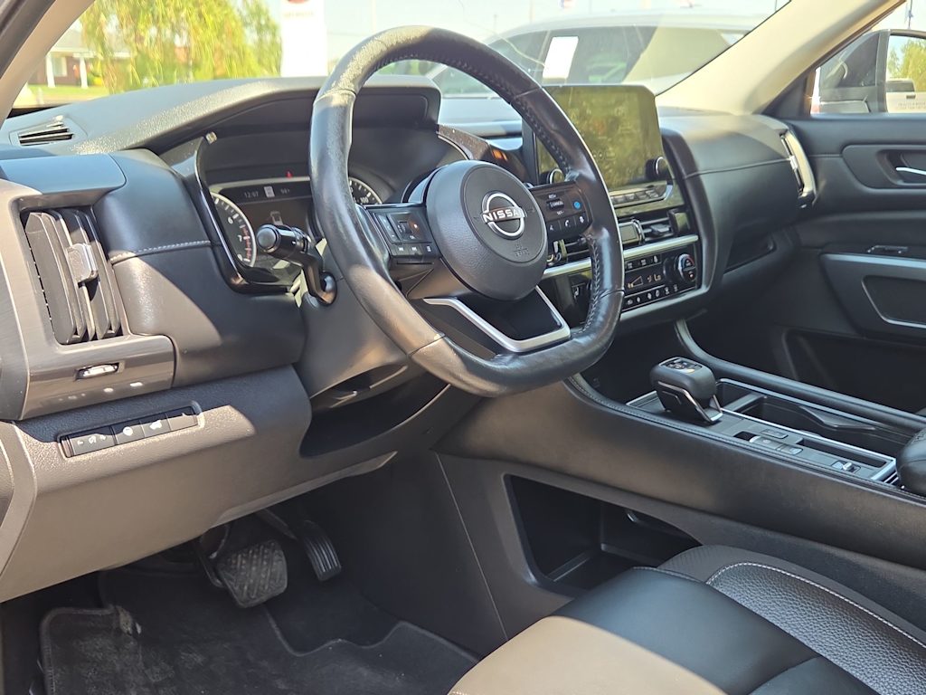 Thumbnail: 2022 Nissan Pathfinder - 2