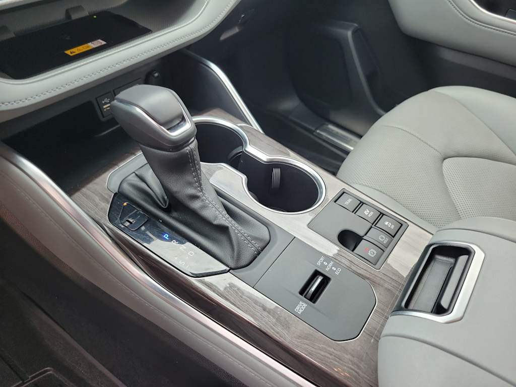 Thumbnail: 2025 Toyota Highlander - 16