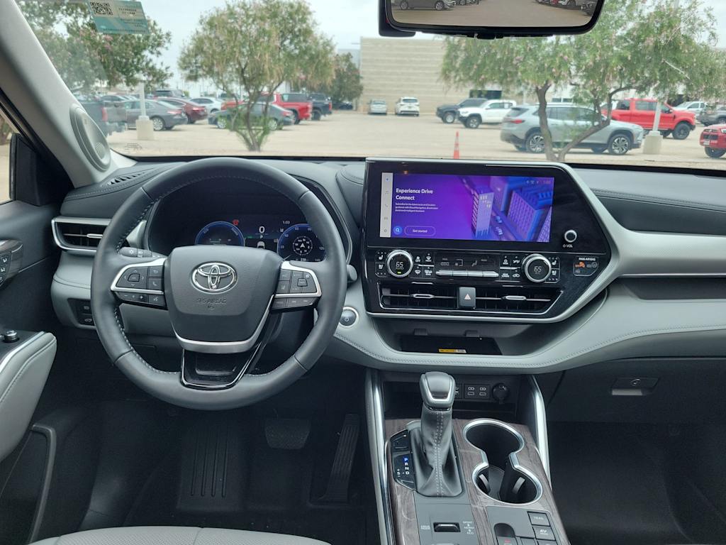 Thumbnail: 2025 Toyota Highlander - 10