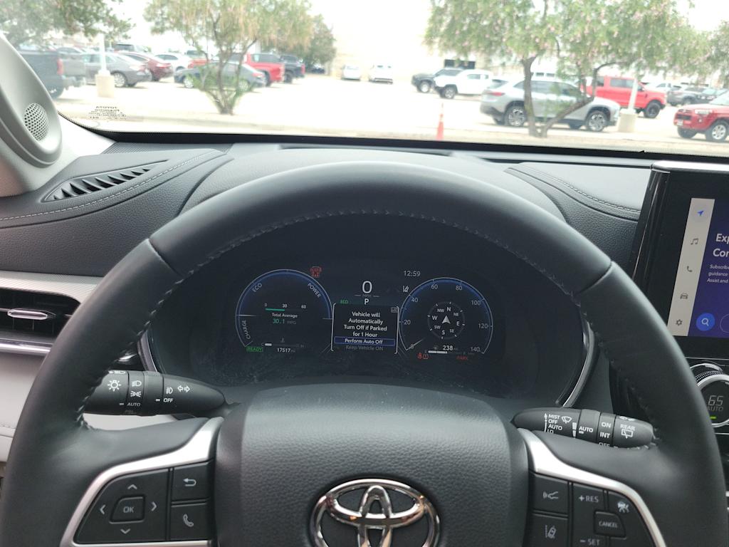 Thumbnail: 2025 Toyota Highlander - 17
