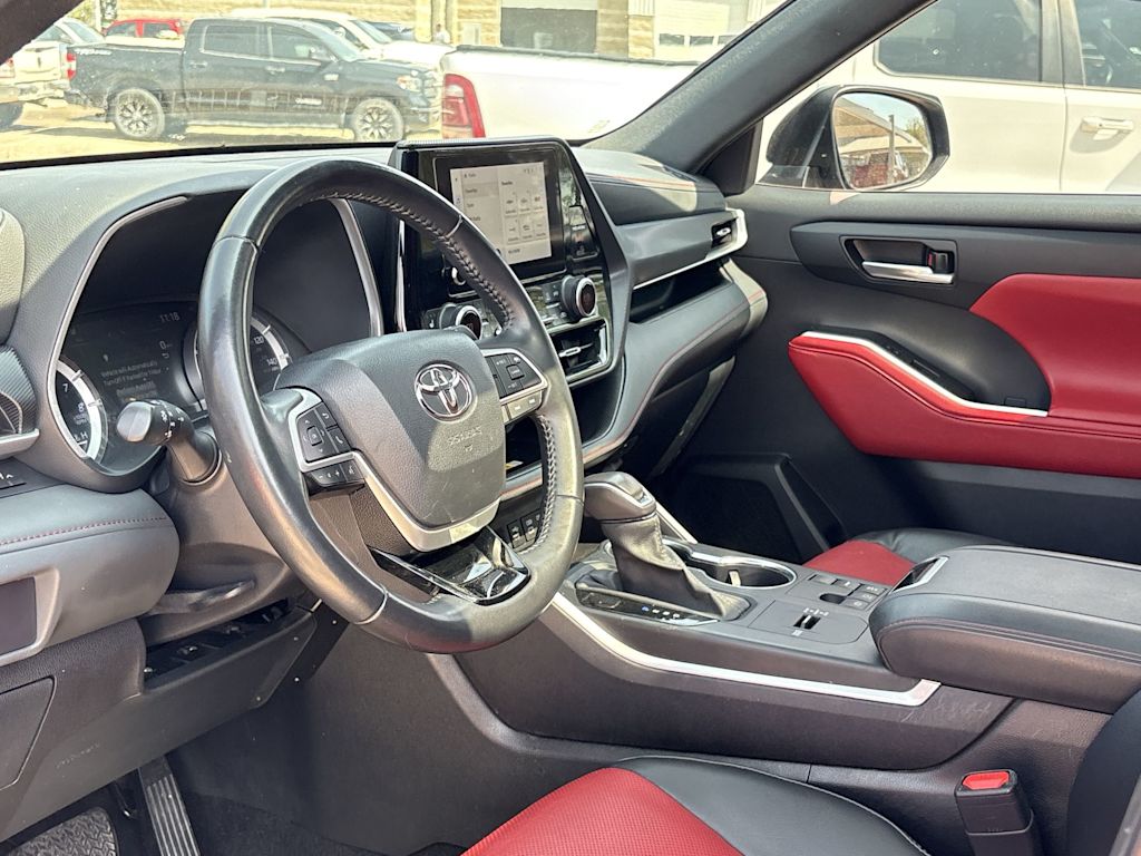 Thumbnail: 2024 Toyota Highlander - 2