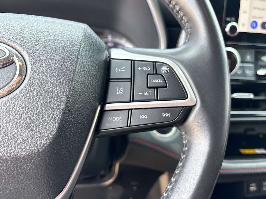 Thumbnail: 2024 Toyota Highlander - 24