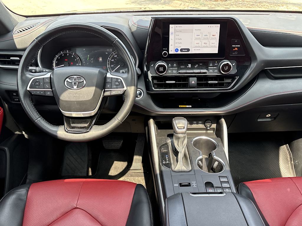 Thumbnail: 2024 Toyota Highlander - 10