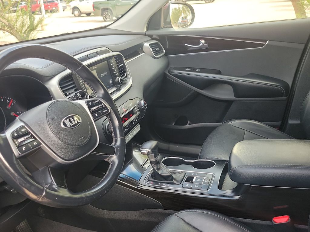 Thumbnail: 2019 Kia Sorento - 2