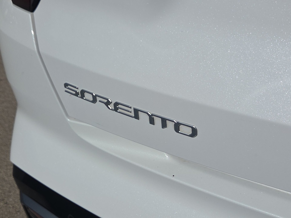 Thumbnail: 2023 Kia Sorento - 7