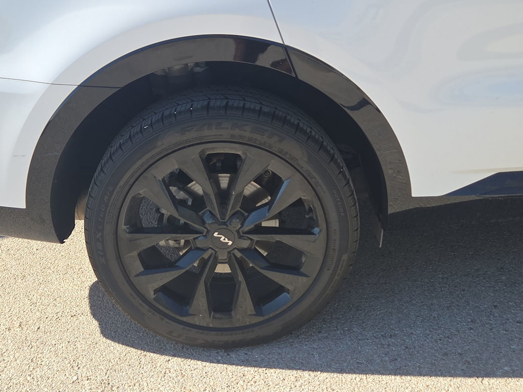 Thumbnail: 2023 Kia Sorento - 8