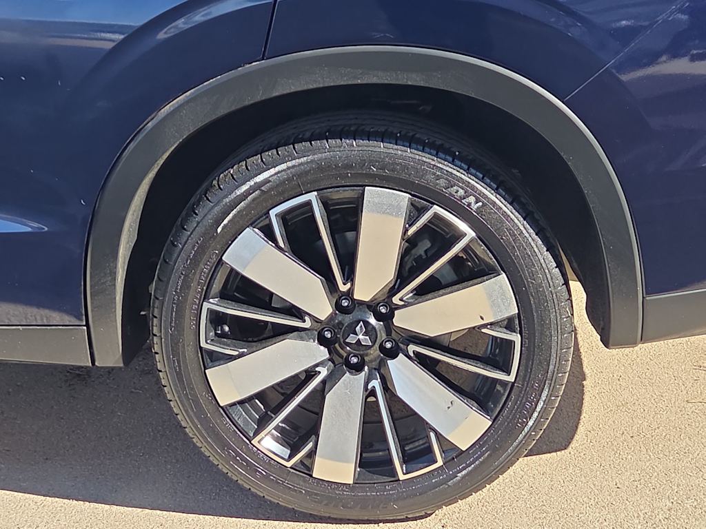 Thumbnail: 2025 Mitsubishi Outlander - 8