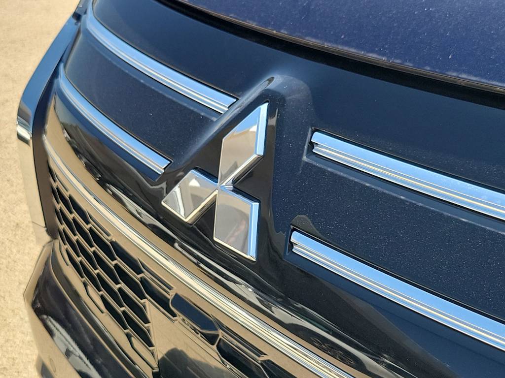Thumbnail: 2025 Mitsubishi Outlander - 7