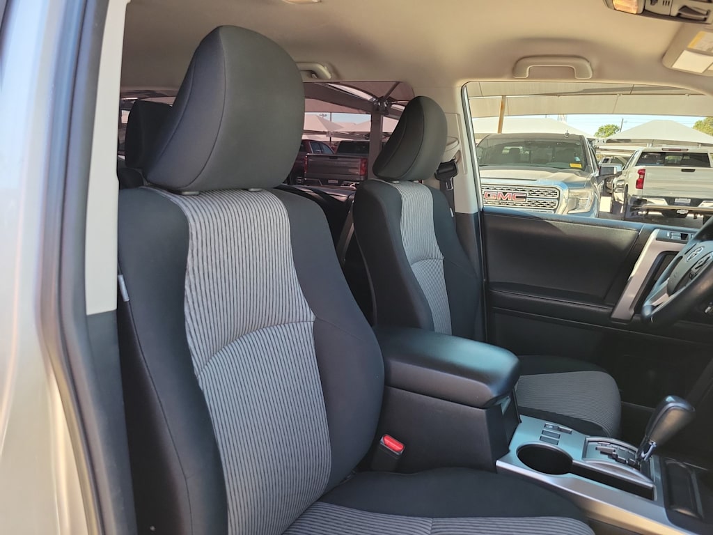 Thumbnail: 2022 Toyota 4Runner - 12