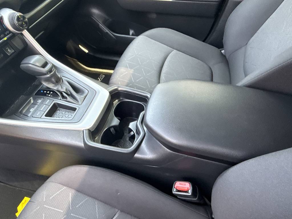 Thumbnail: 2019 Toyota RAV4 - 16