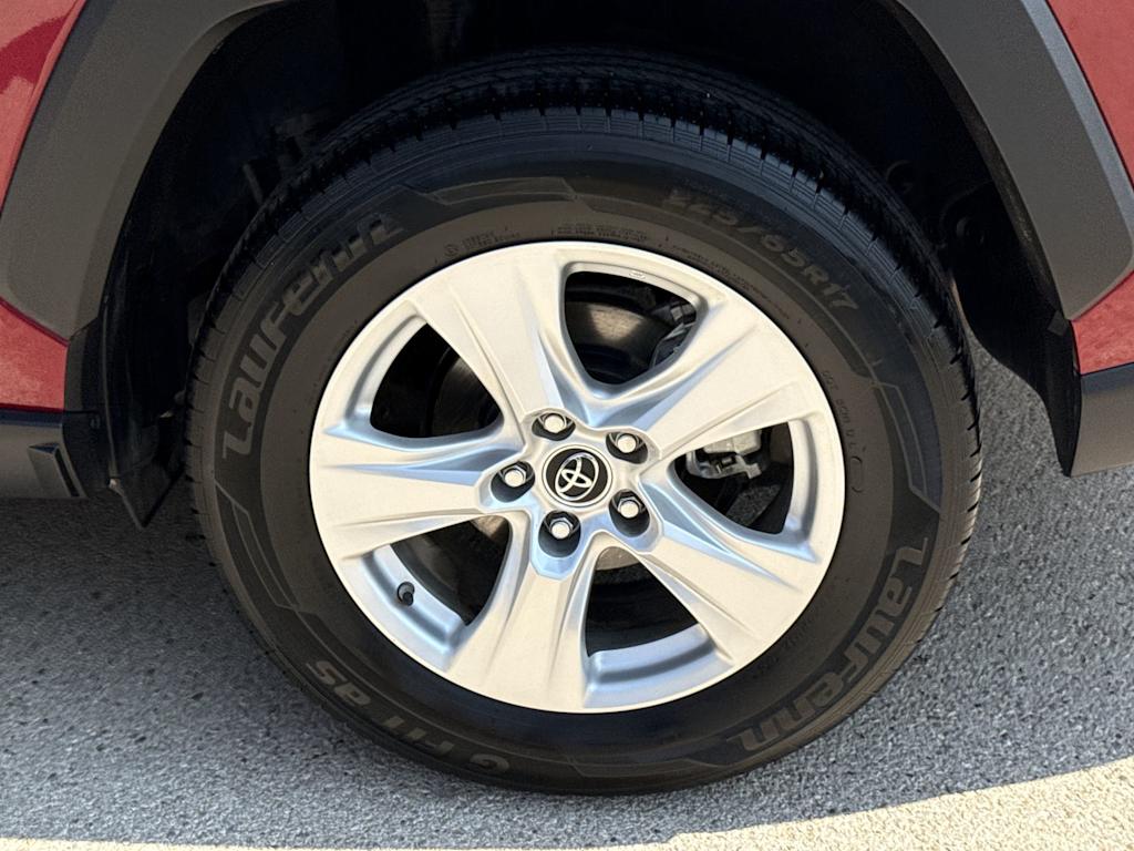 Thumbnail: 2019 Toyota RAV4 - 8