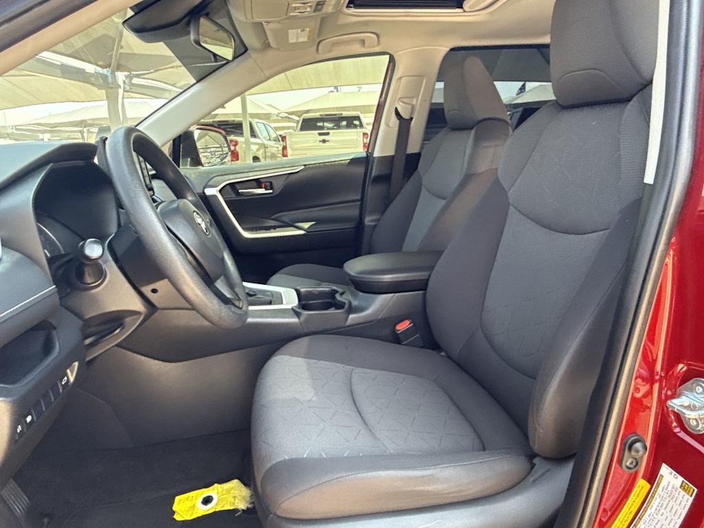 Thumbnail: 2019 Toyota RAV4 - 11