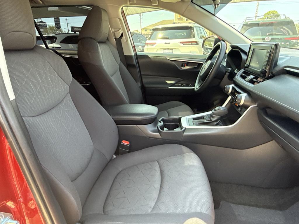 Thumbnail: 2019 Toyota RAV4 - 12