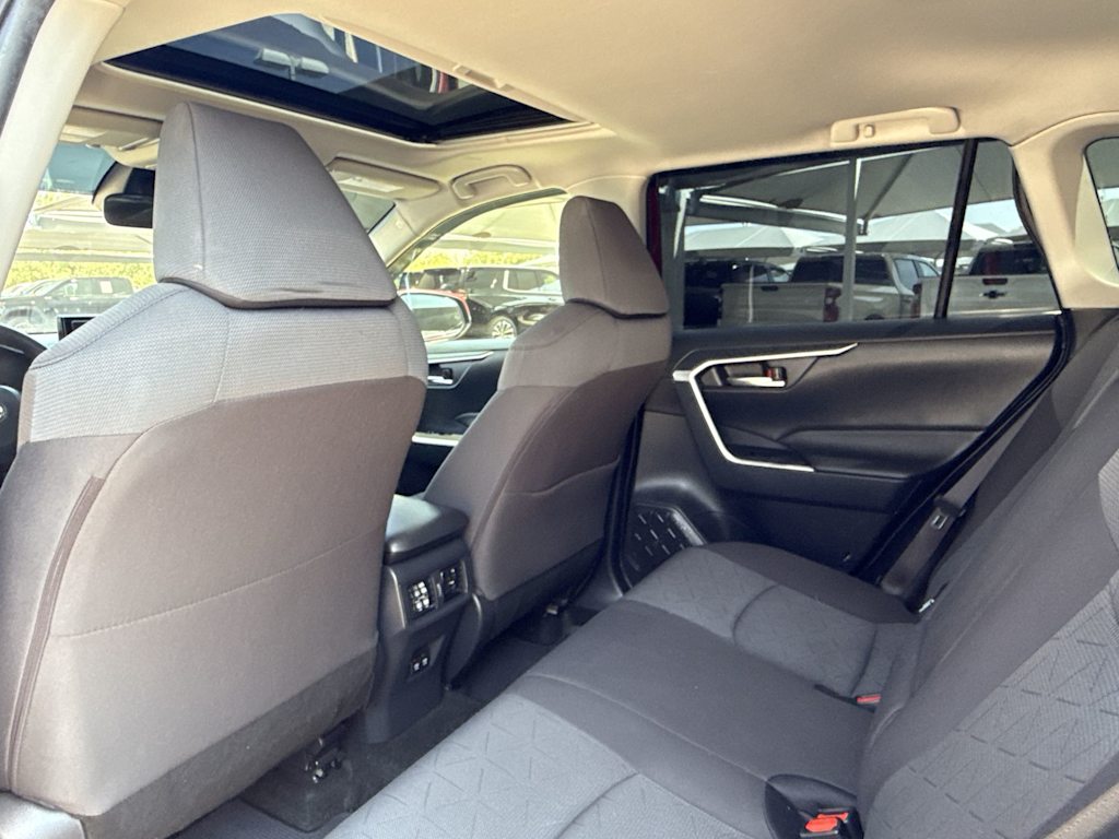 Thumbnail: 2019 Toyota RAV4 - 13