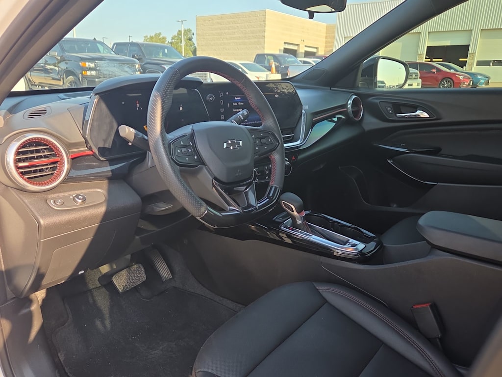 Thumbnail: 2025 Chevrolet Trax - 2