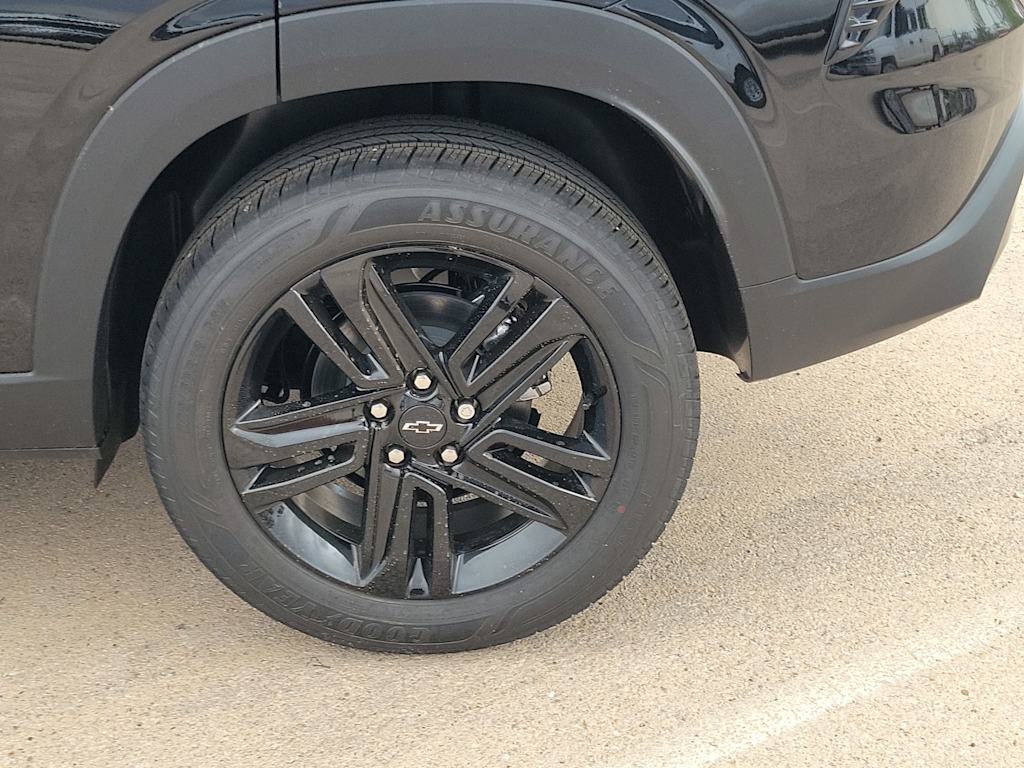 Thumbnail: 2026 Chevrolet Trax - 8