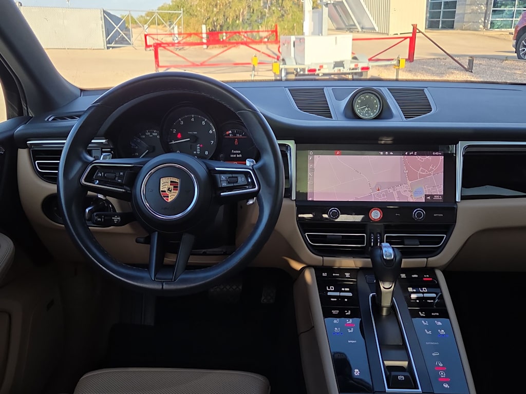 Thumbnail: 2022 Porsche Macan - 8