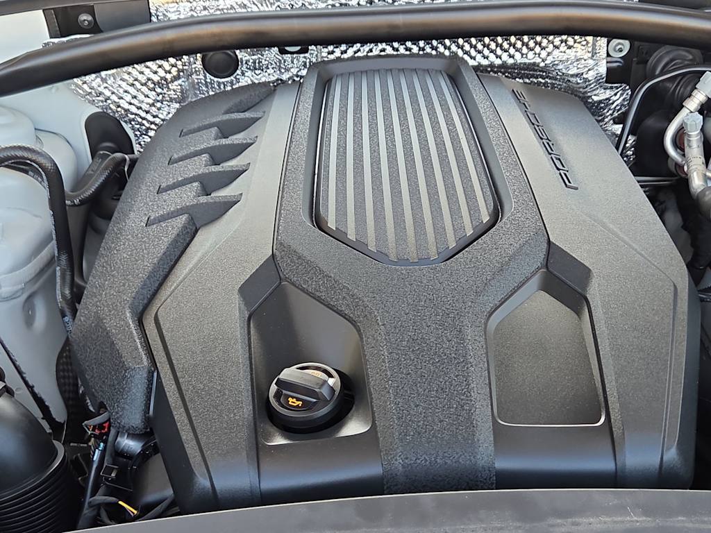 Thumbnail: 2022 Porsche Macan - 21