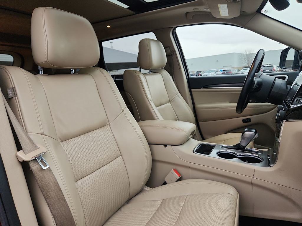 Thumbnail: 2020 Jeep Grand Cherokee - 22