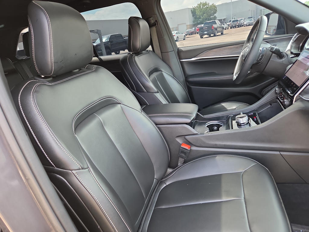 Thumbnail: 2024 Jeep Grand Cherokee - 21