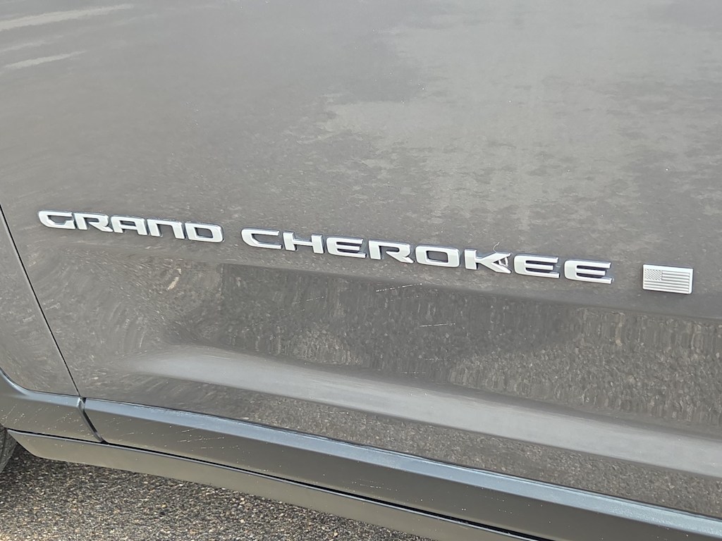 Thumbnail: 2024 Jeep Grand Cherokee - 16