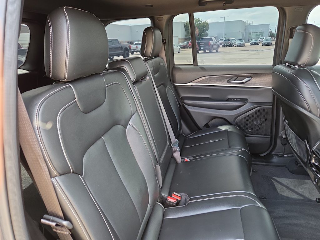 Thumbnail: 2024 Jeep Grand Cherokee - 12