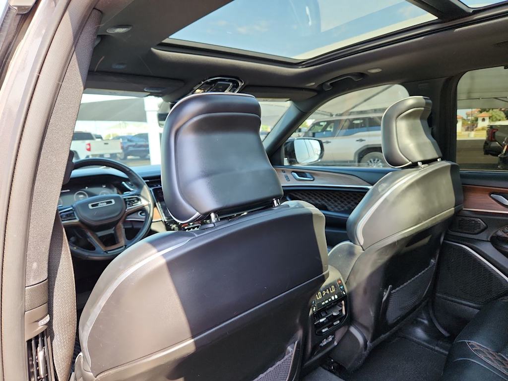 Thumbnail: 2023 Jeep Grand Cherokee - 11