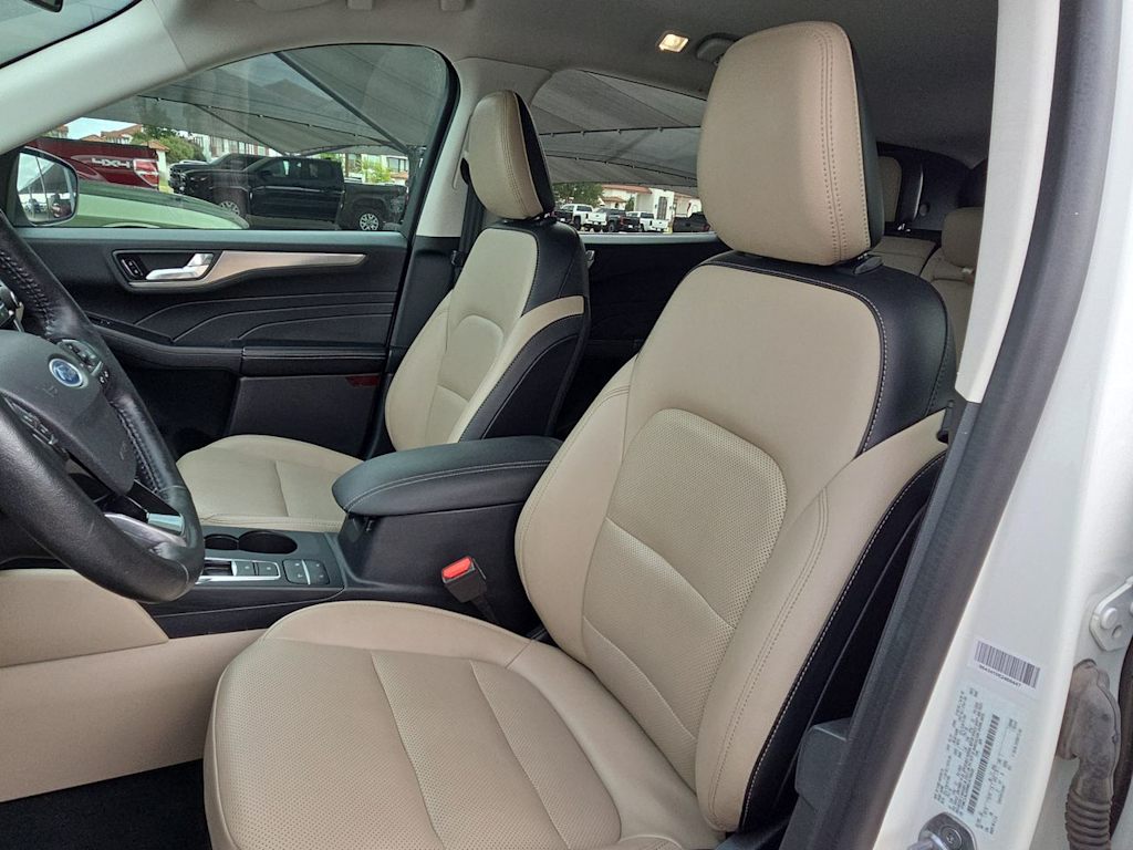 Thumbnail: 2021 Ford Escape - 10