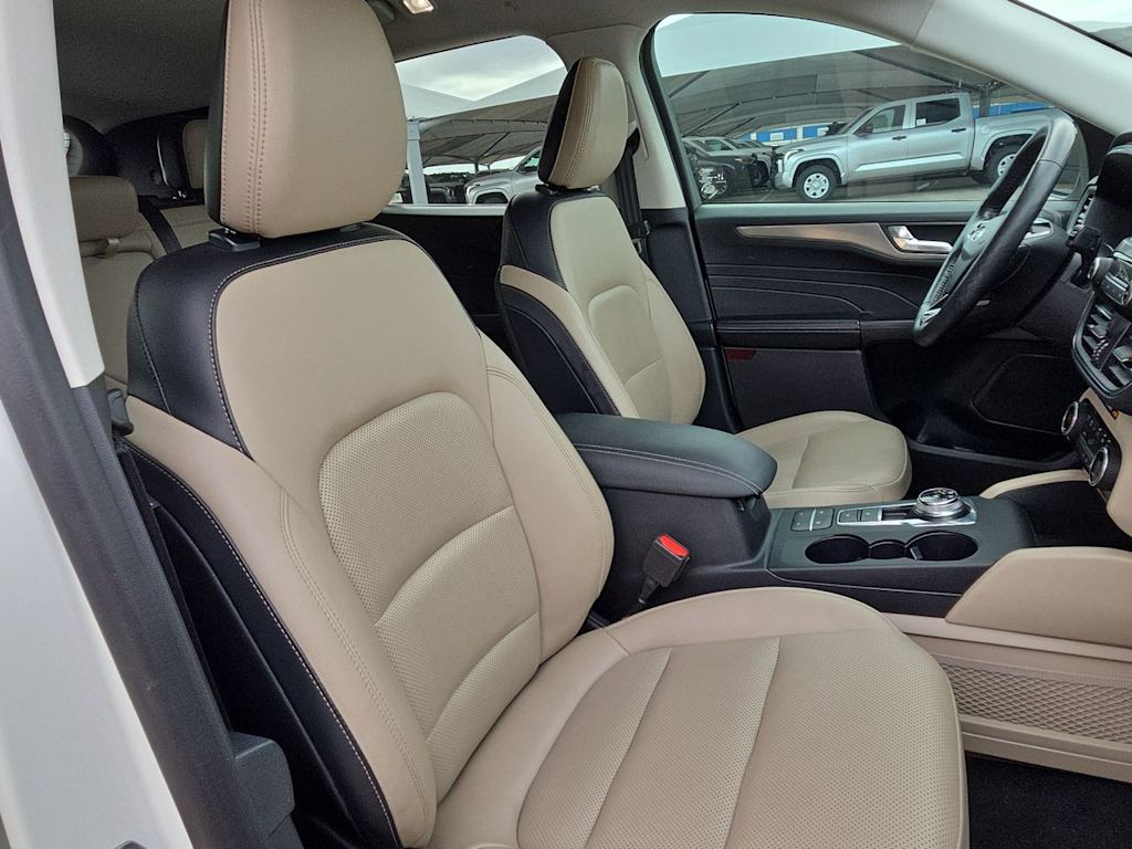 Thumbnail: 2021 Ford Escape - 20