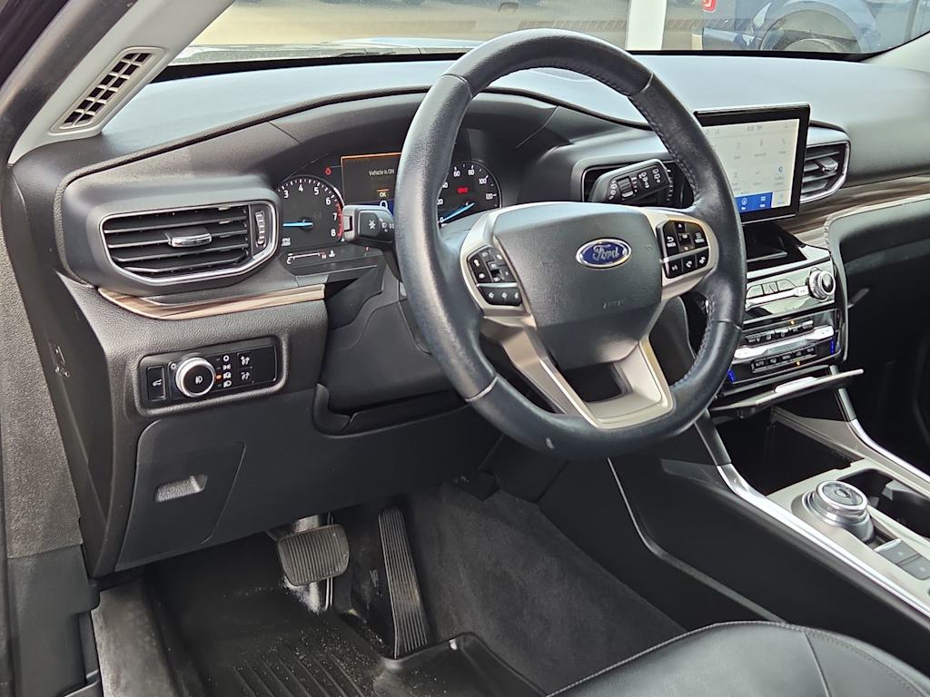 Thumbnail: 2022 Ford Explorer - 2