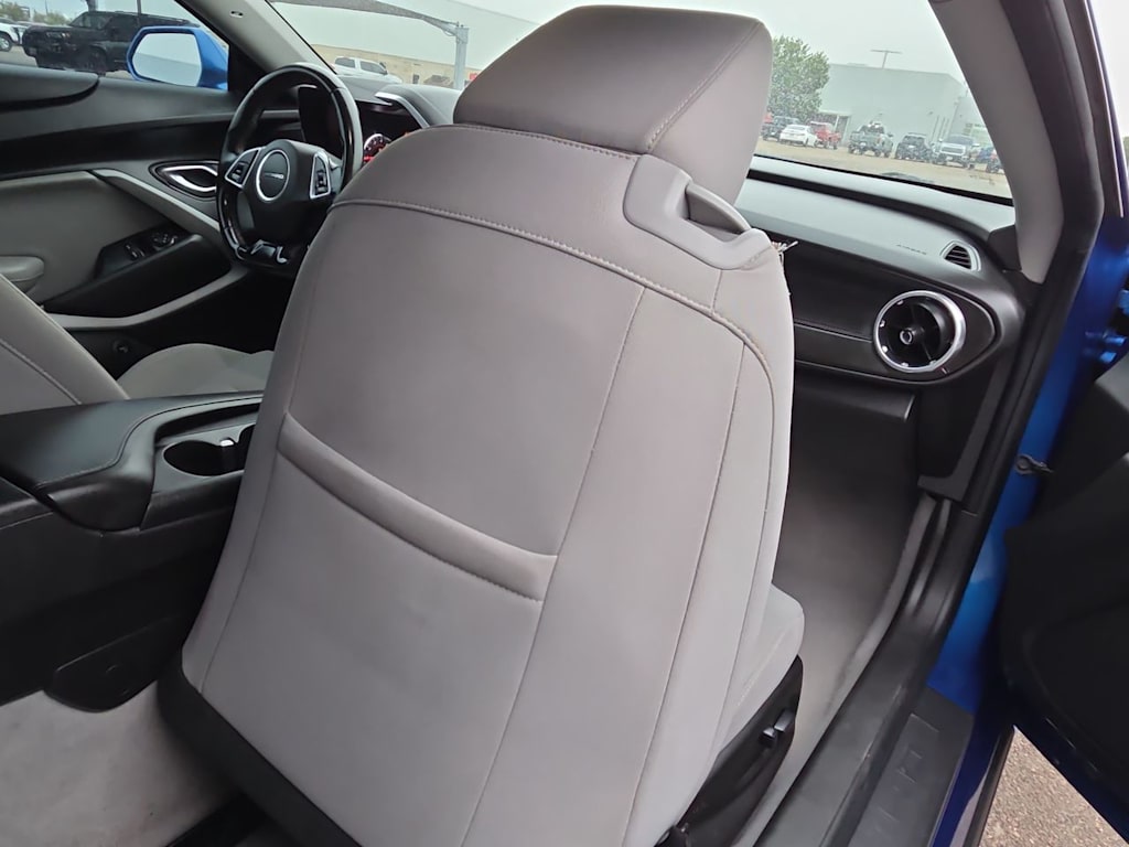 Thumbnail: 2018 Chevrolet Camaro - 10