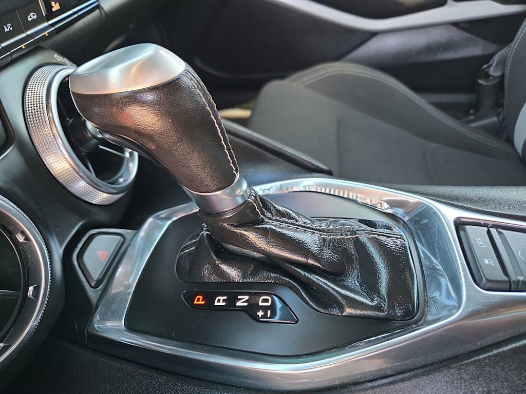 Thumbnail: 2020 Chevrolet Camaro - 23