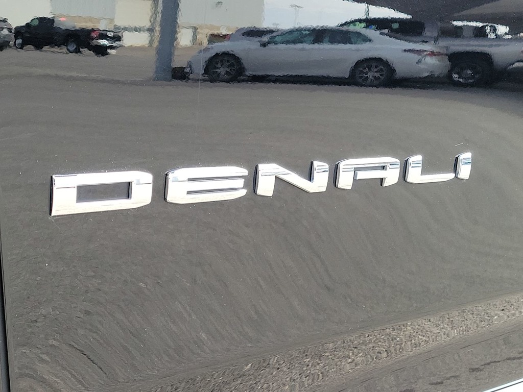 2023 GMC Yukon XL Denali 7