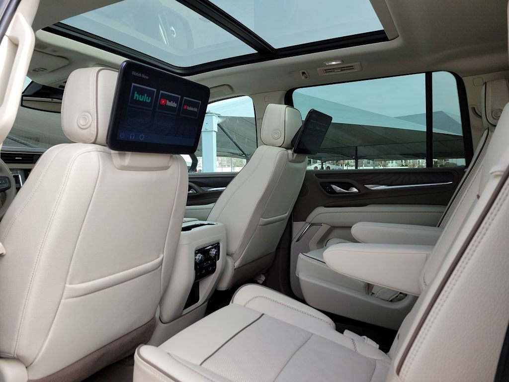 2023 GMC Yukon XL Denali 13