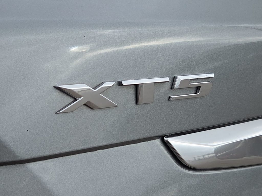 Thumbnail: 2023 Cadillac XT5 - 21