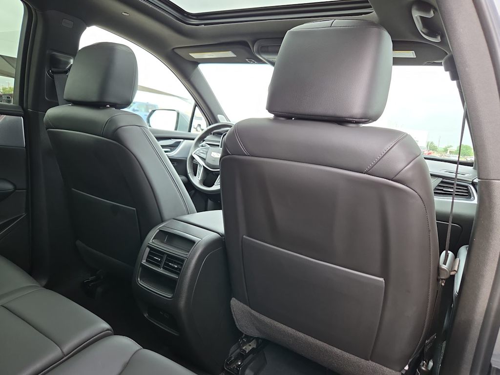 Thumbnail: 2023 Cadillac XT5 - 11