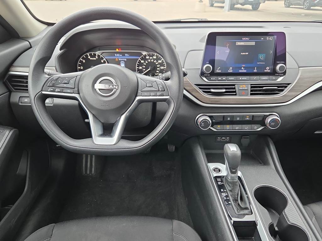 Thumbnail: 2025 Nissan Altima - 9
