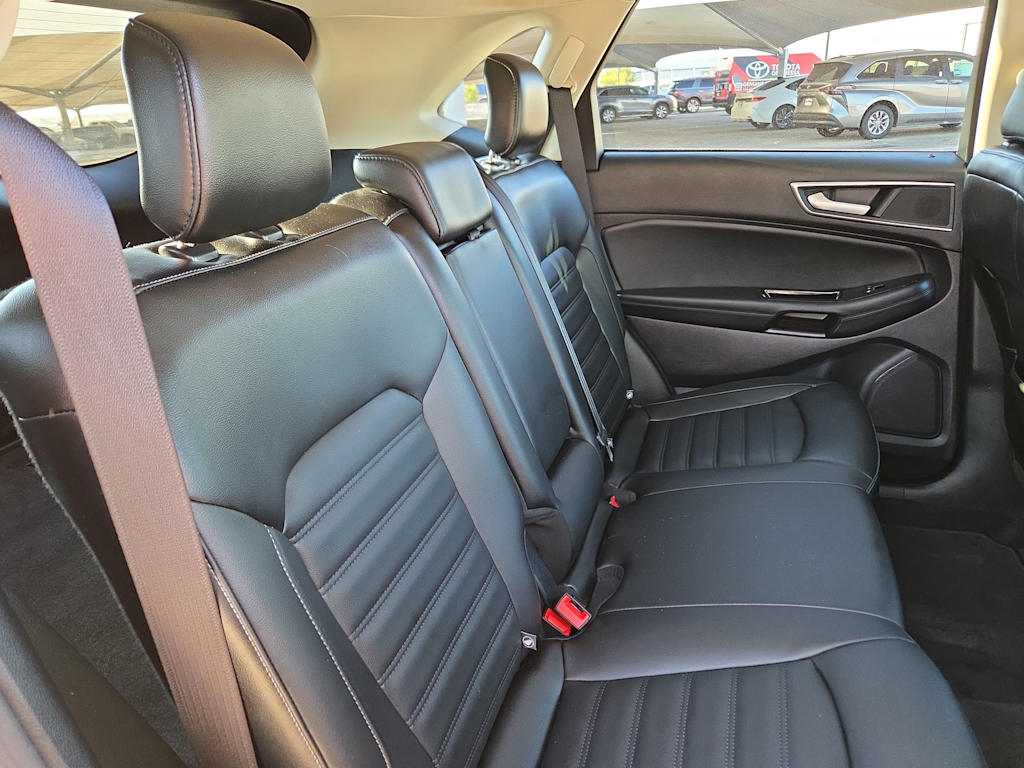 Thumbnail: 2020 Ford Edge - 12